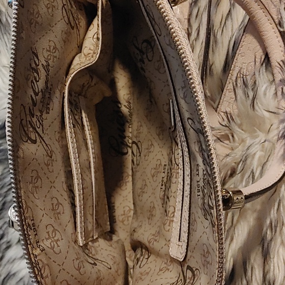 Guess Los Angeles Purse - Picture 4 of 4